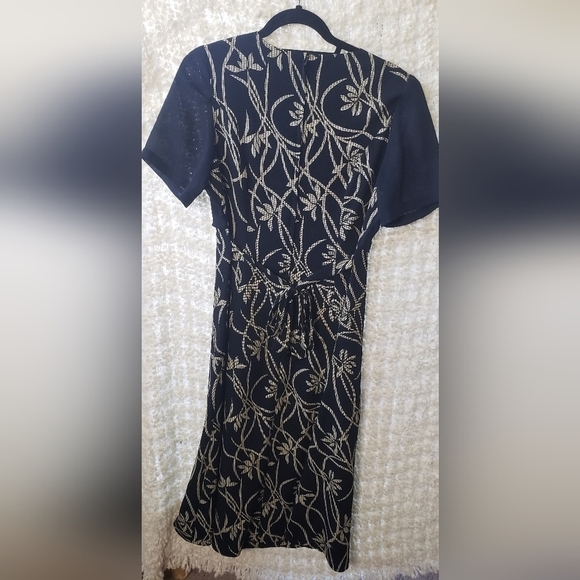 Vintage midi dress with built in vest and waist tie. Navy with cream floral med - Picture 7 of 12